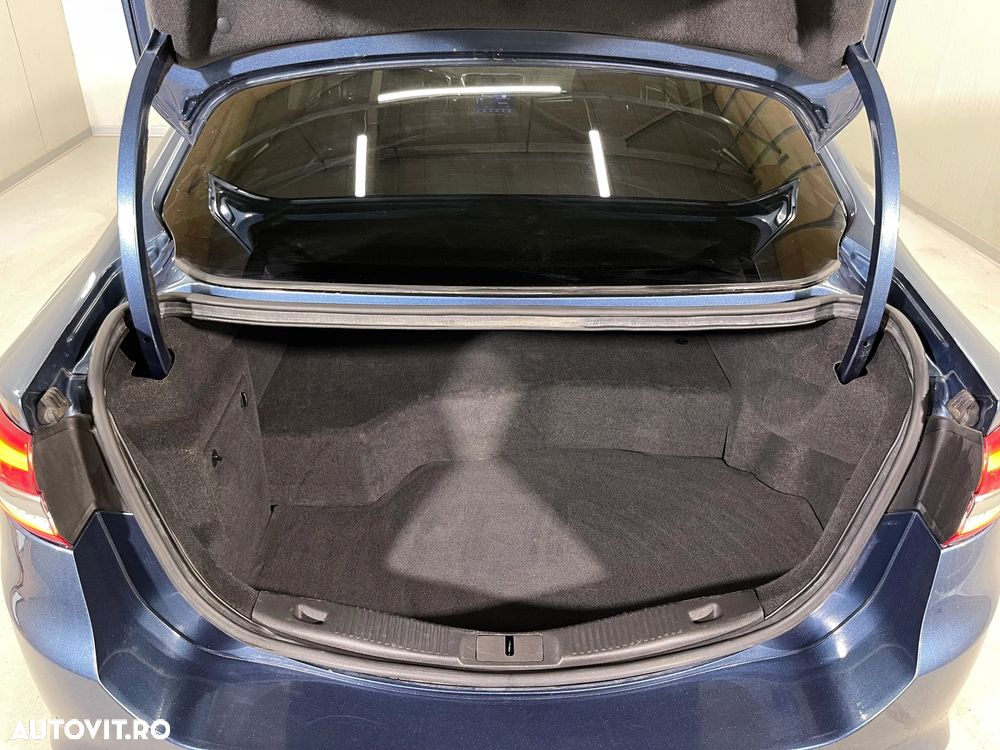 Ford Mondeo 2.0 HEV Titanium - 12