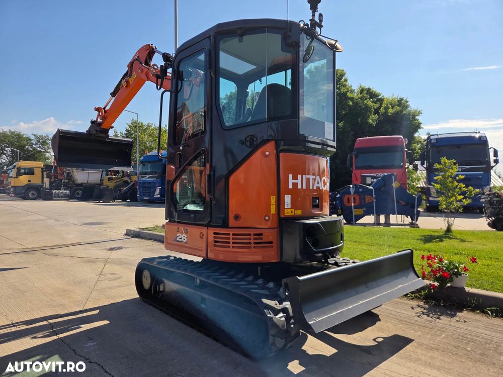 Hitachi ZX26U-6, 2024, 939 ore, Masa operationala 2,74tone, CUPLA RAPIDA mecanica+cupa ingusta+cupa lata+cupa taluz neinclinabila, LAMA NIVELARE, inst picon pe brate, fara aer conditionat, latime 1,2m, ridica 1,6 tone, JAPONIA, leasing-PROMOTIE 31.900Eur+Tva - 30