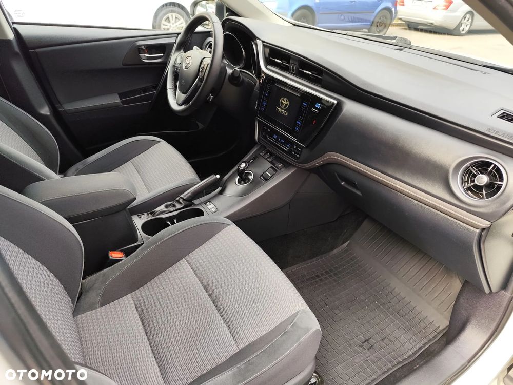 Toyota Auris - 9