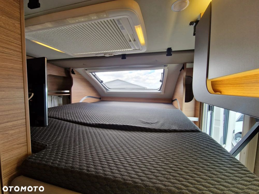 Weinsberg X-CURSION 500 MQ Automat LED Tempomat ACC 4 osoby 2 łóżka FV23% - 15