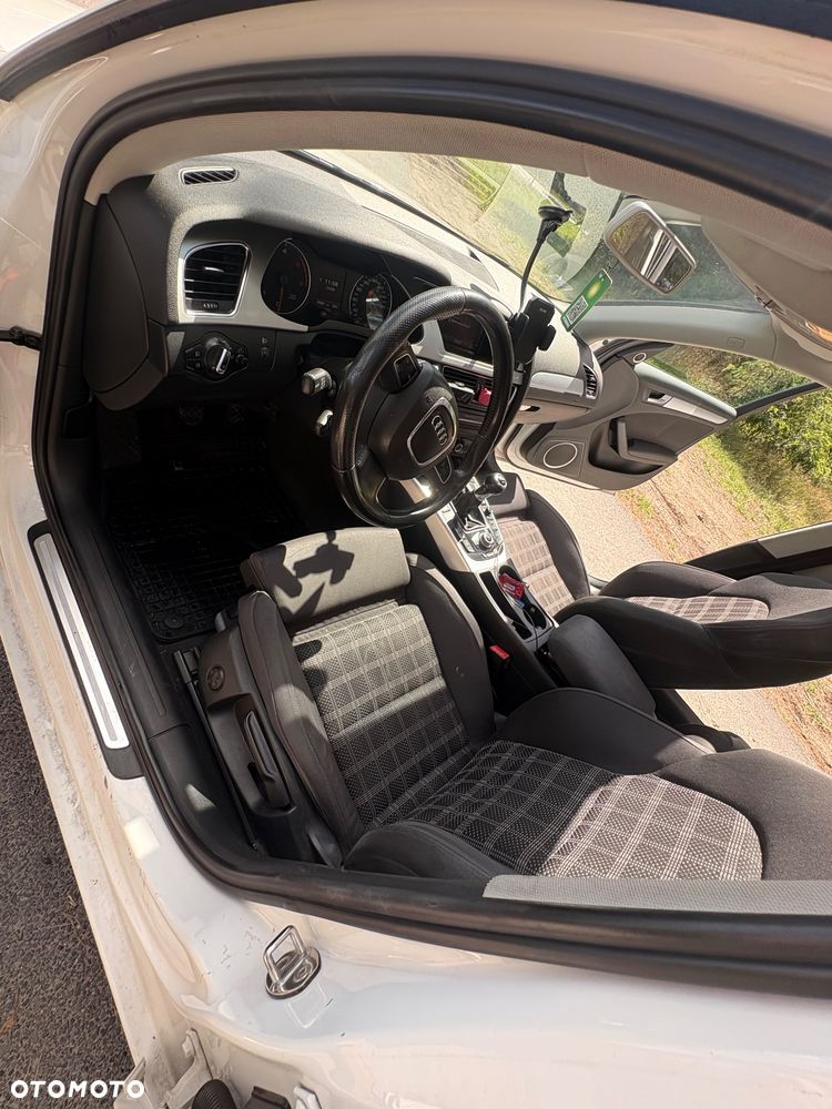 Audi A4 Avant 2.0 TDI - 27