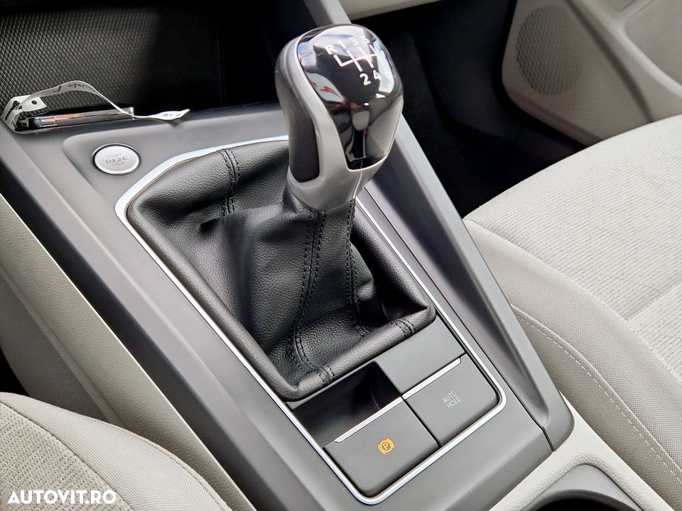 Volkswagen Golf 1.5 TSI ACT Life - 17