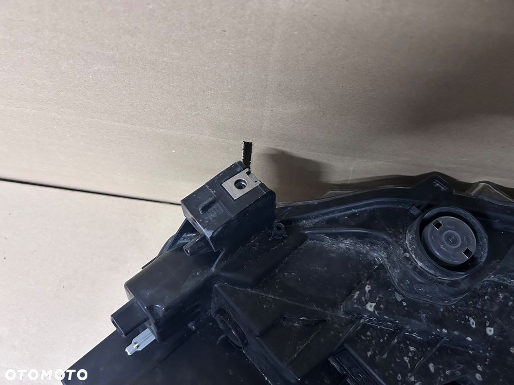 LAMPA PRAWA TOYOTA PROACE CITY ZWYKŁA PRZÓD PRZEDNIA - 7