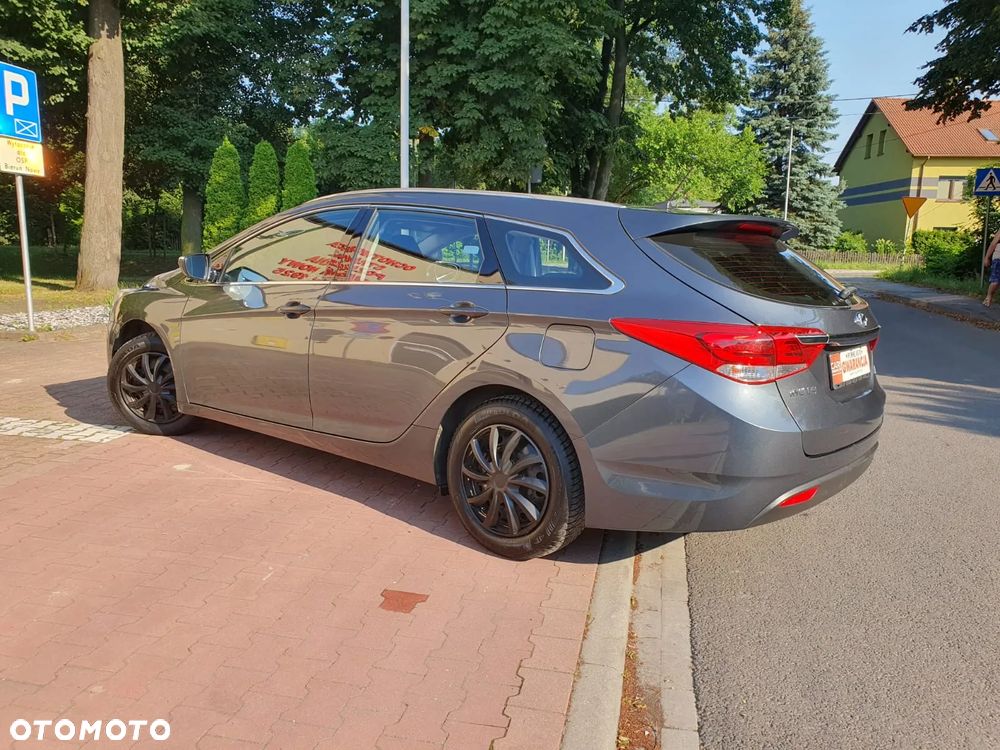 Hyundai i40 Kombi blue 1.6 Trend - 29