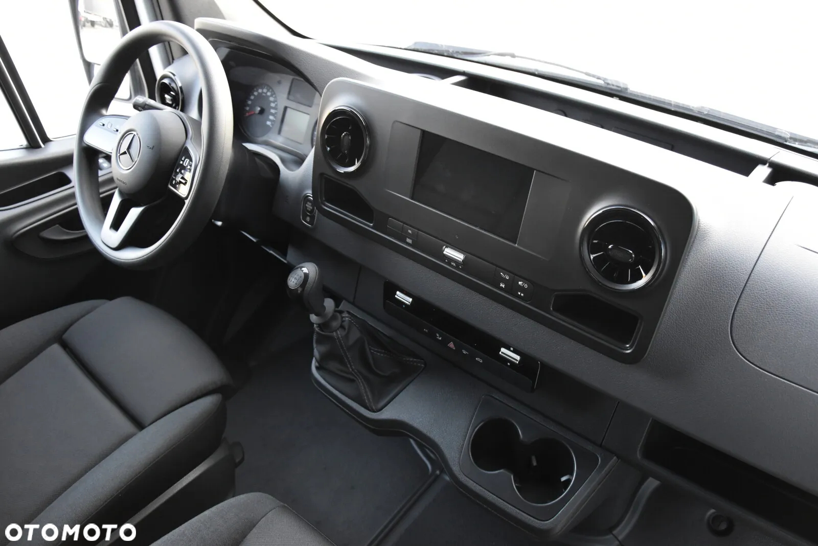 Mercedes-Benz Sprinter - 9