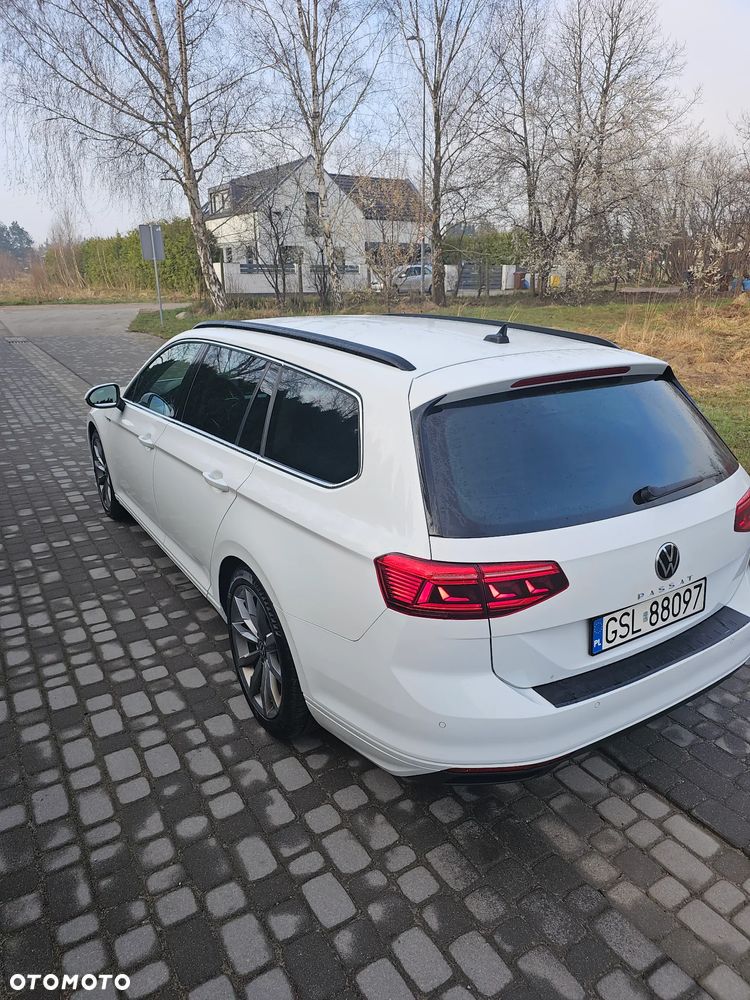 Volkswagen Passat - 4