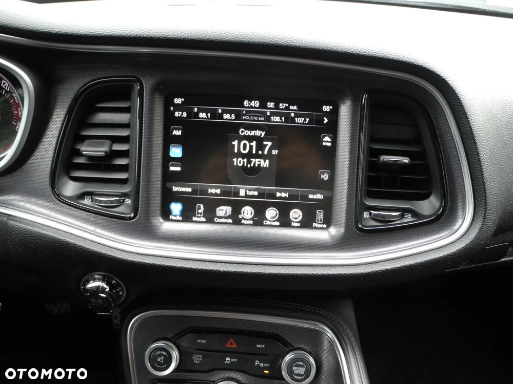 Dodge Challenger - 9