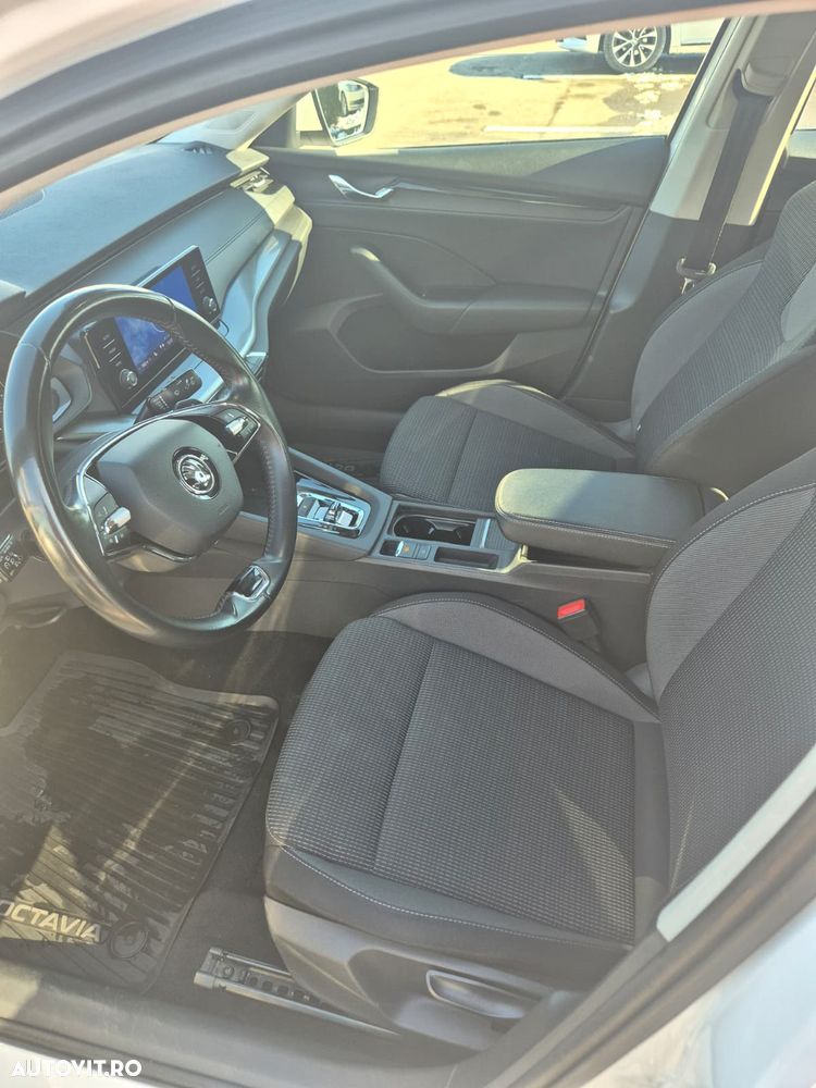 Skoda Octavia 2.0 TDI DSG Ambition - 7