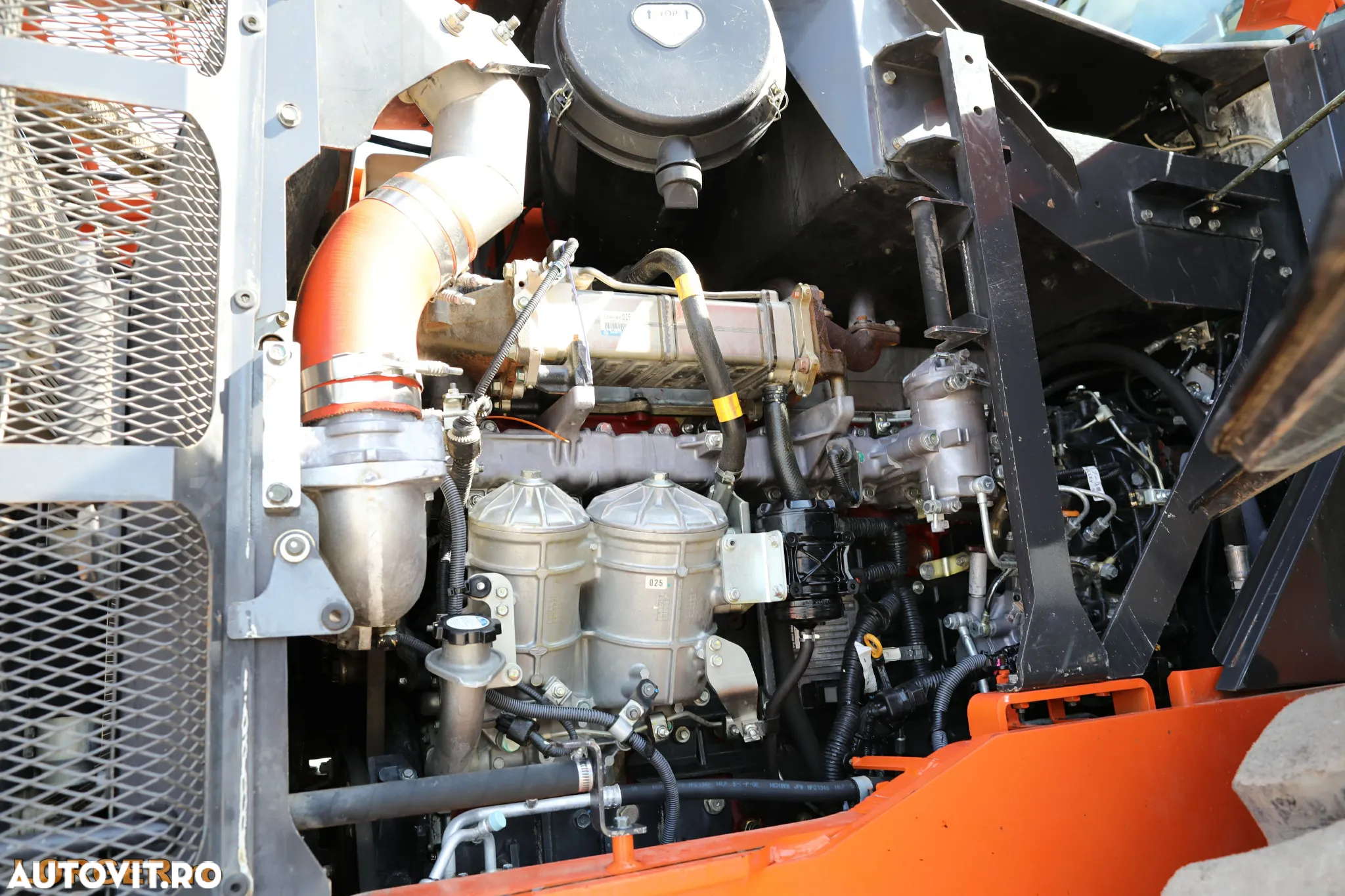 Hitachi ZW310-5B - 12