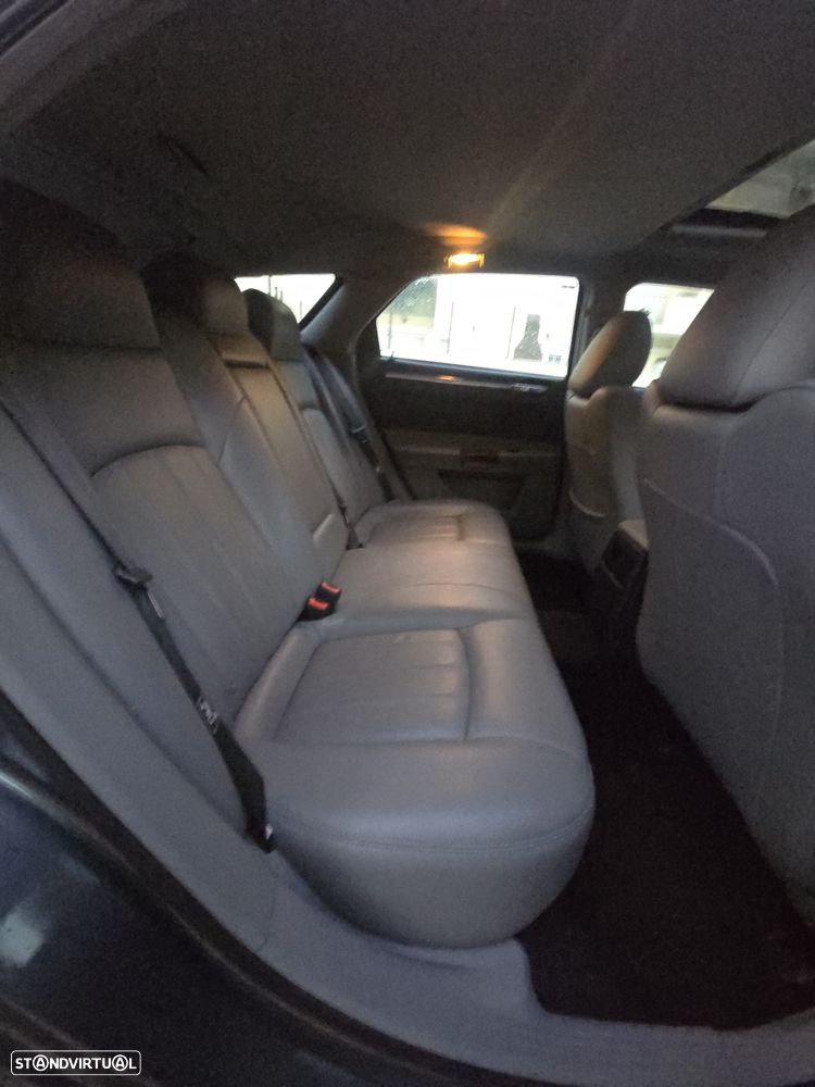 Chrysler 300 C Touring 3.0 CRD - 30
