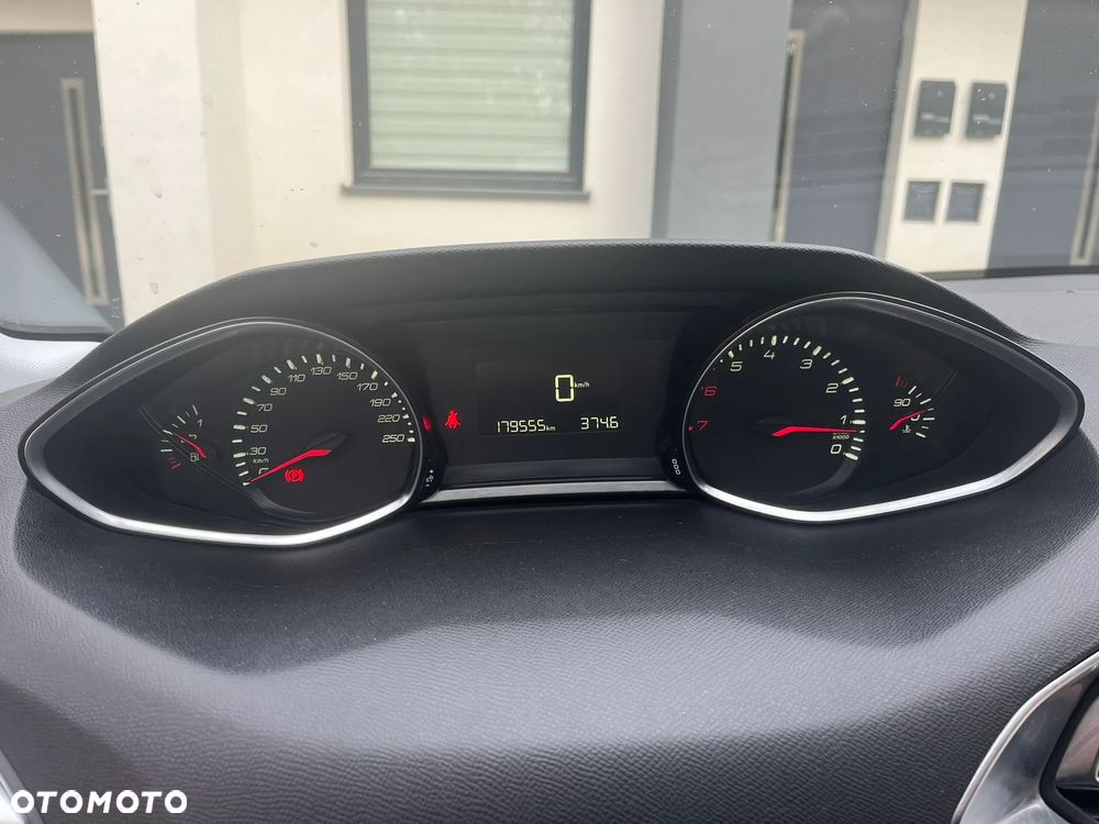 Peugeot 308 1.2 PureTech Active S&S - 17