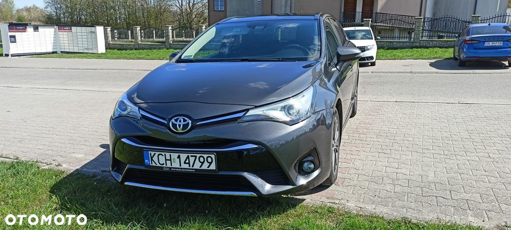 Toyota Avensis 2.0 D-4D Premium - 1