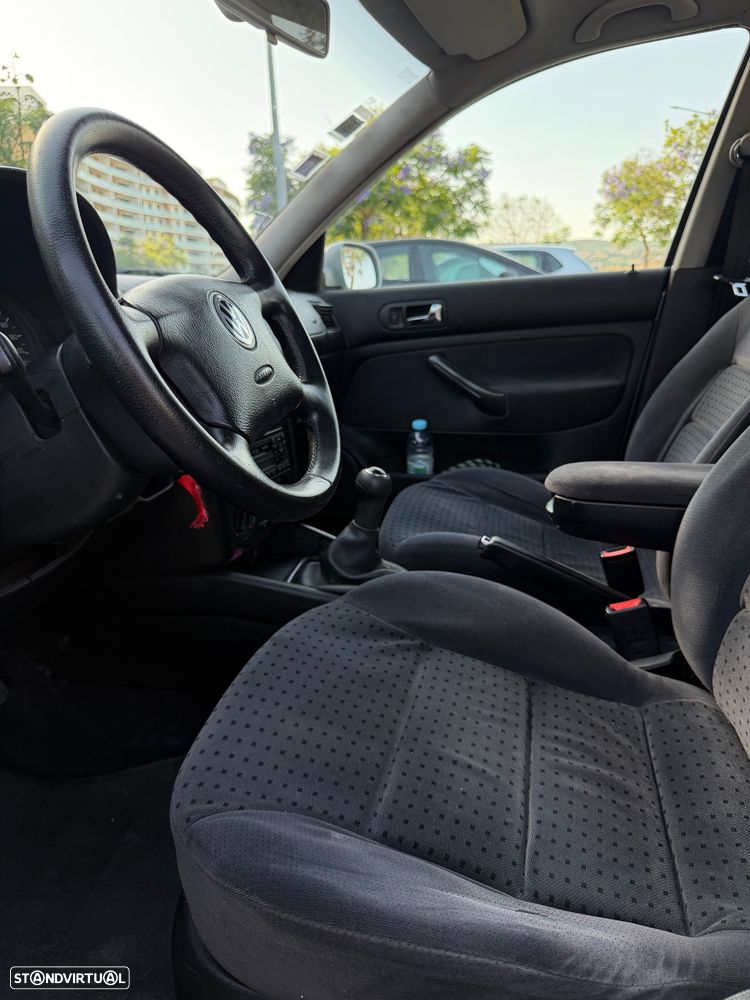 VW Golf 1.4i Conceptline - 12