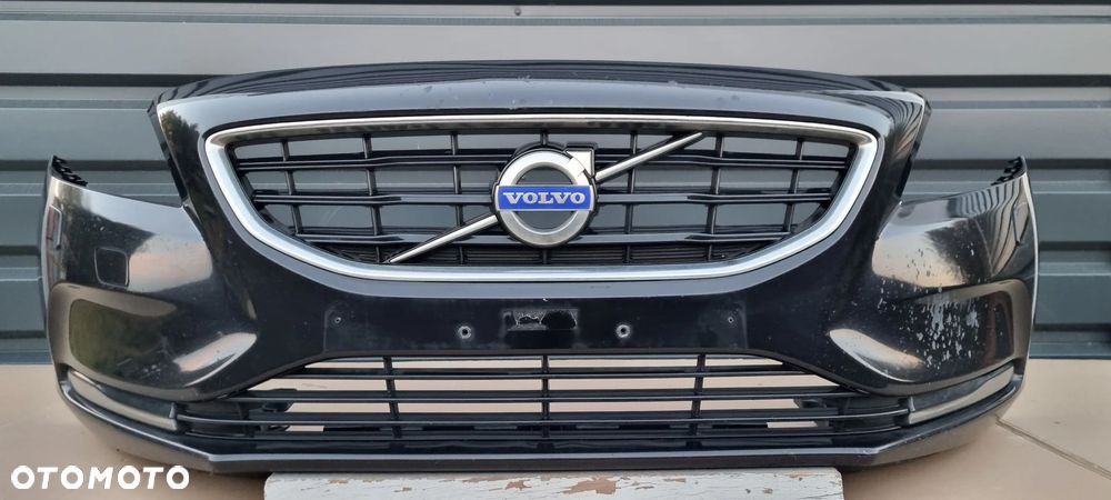 VOLVO V40 II 2012- Zderzak przód oryginał MC054 - 2