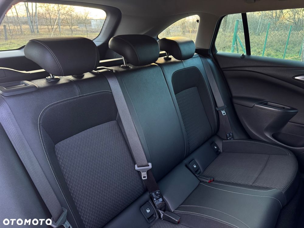 Opel Astra 1.4 Turbo Innovation - 18