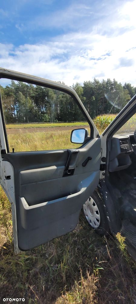 Volkswagen Transporter - 9