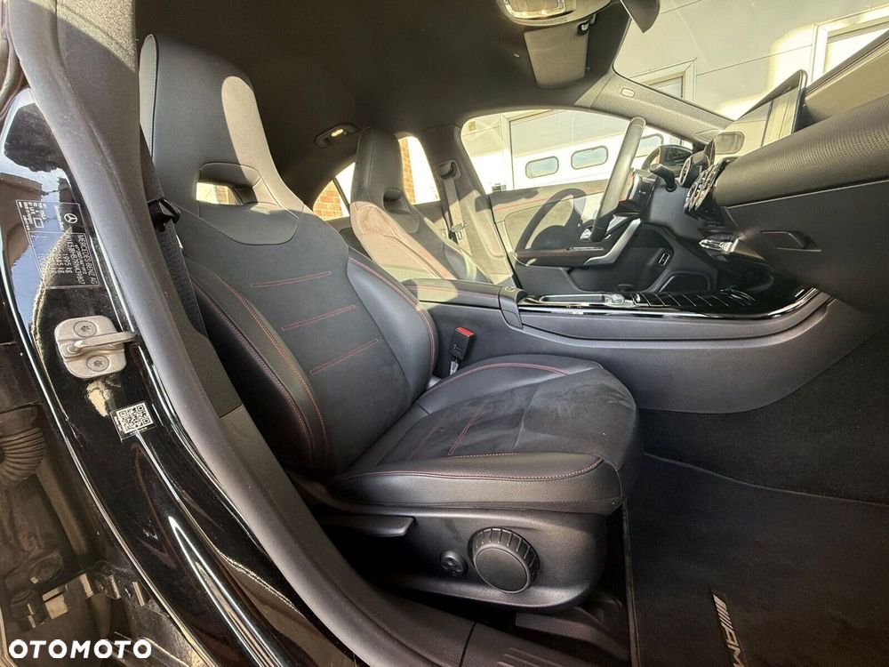 Mercedes-Benz CLA - 10