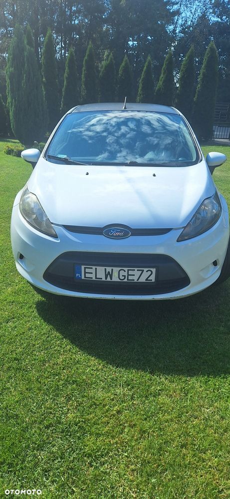Ford Fiesta 1.4 TDCi Ambiente - 11