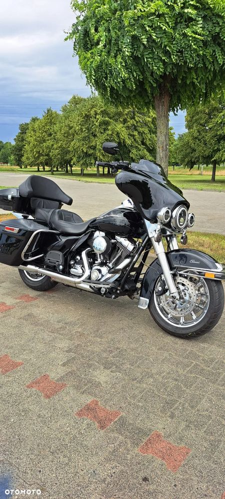 Harley-Davidson FLH Electra Glide - 13