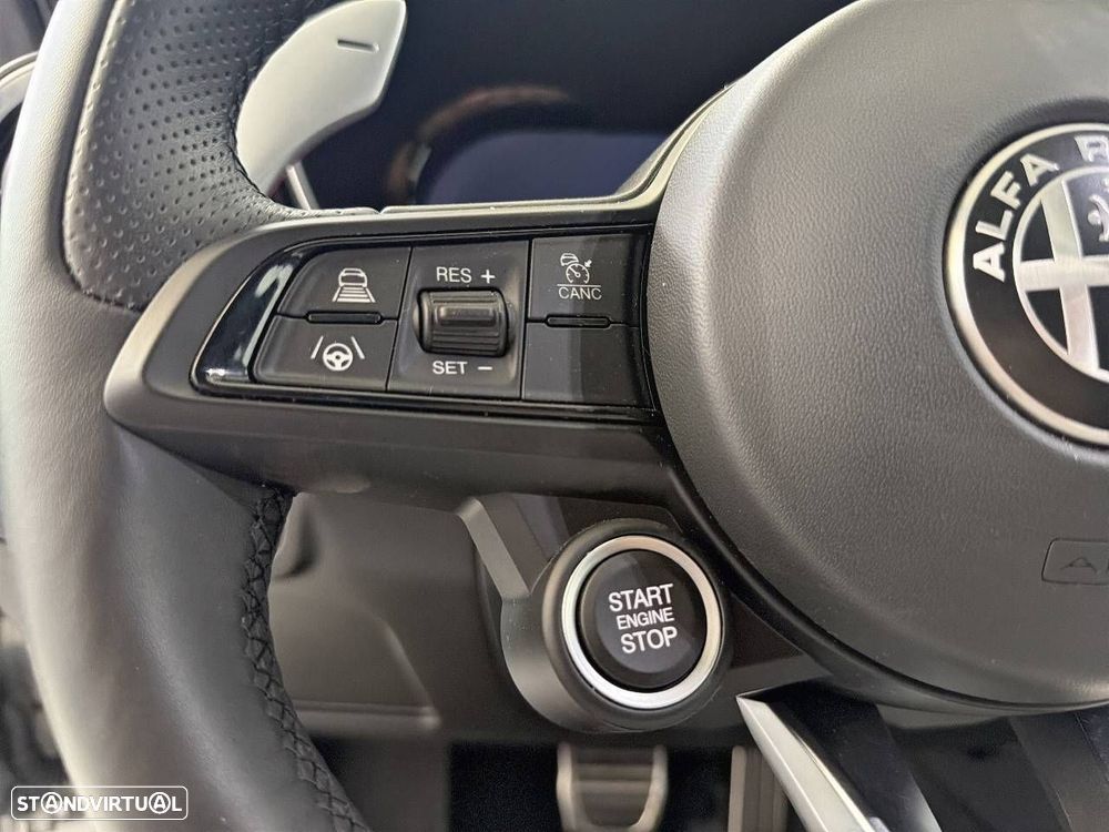 Alfa Romeo Giulia 2.0 T Veloce Q4 AT8 - 23
