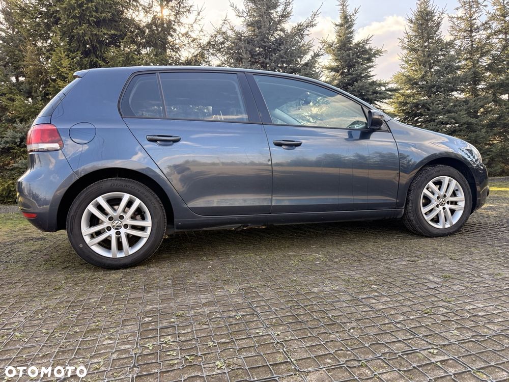 Volkswagen Golf - 6