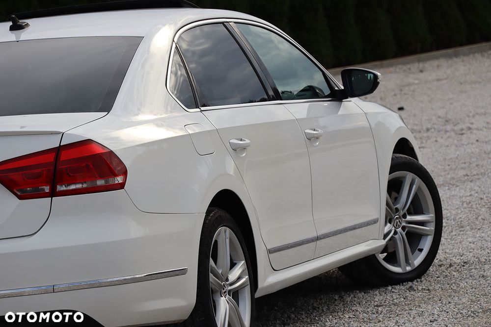Volkswagen Passat 2.0 TDI DSG Highline - 17