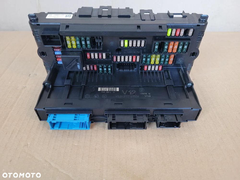 BMW F10 F11 F07 F01 F01  SKRZYNKA BEZPIECZNIKÓW BSI 9210861 - 7