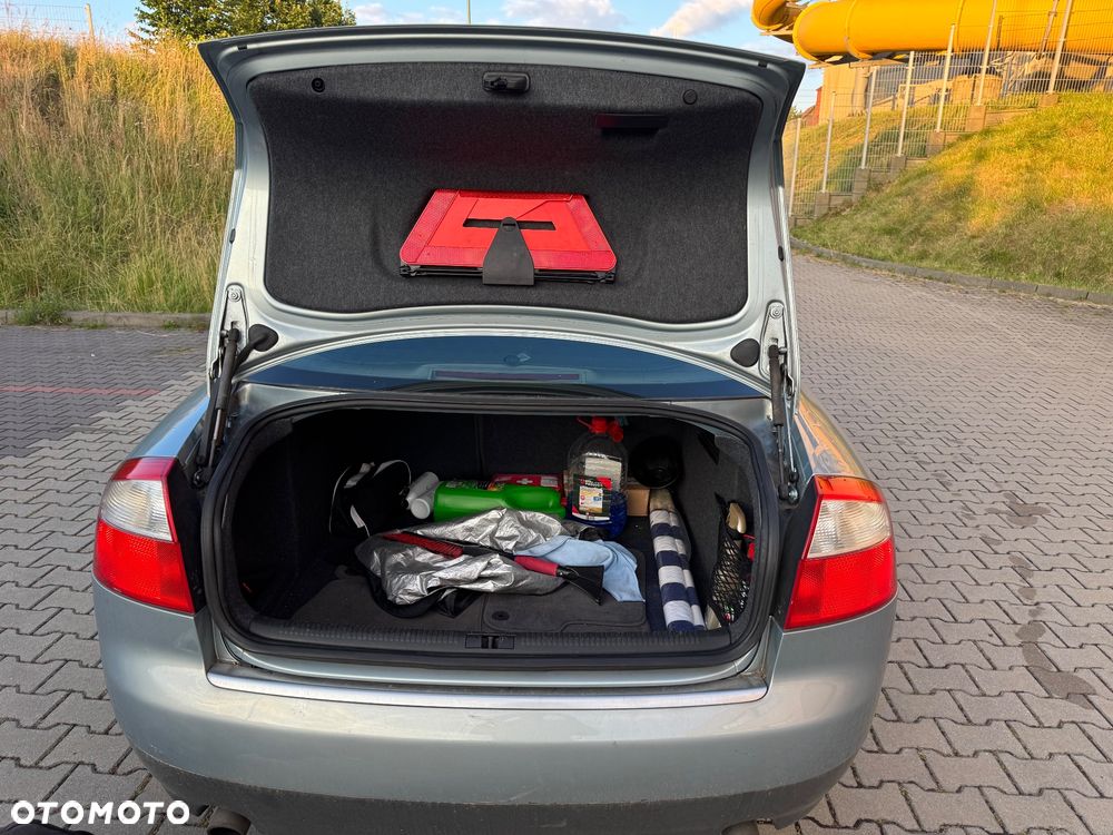Audi A4 Limousine - 10