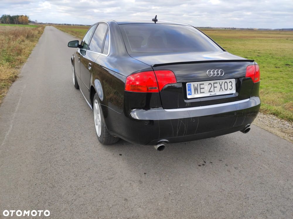 Audi A4 Limousine - 4