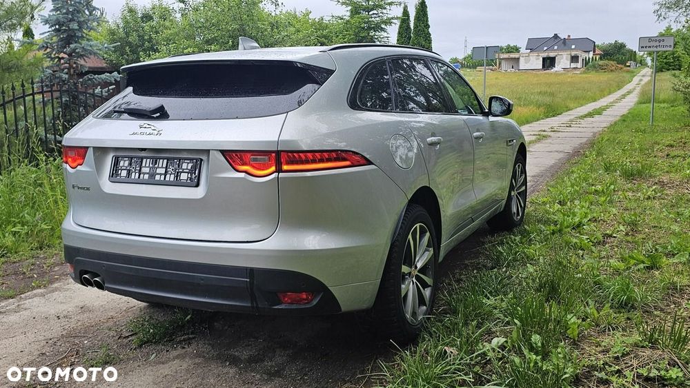Jaguar F-Pace - 4