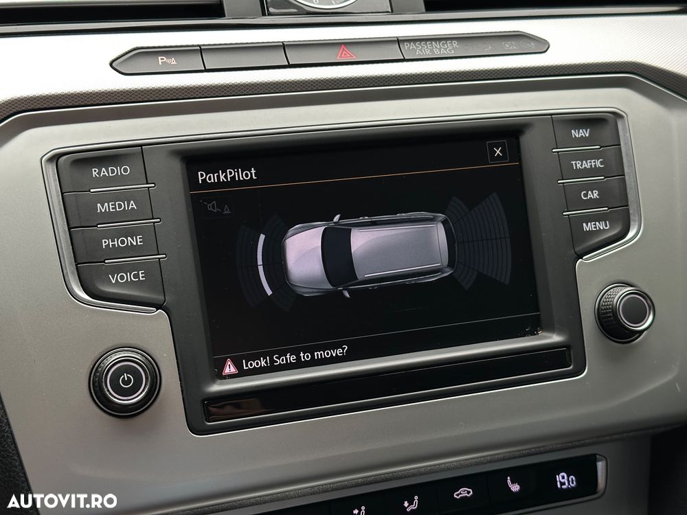 Volkswagen Passat 2.0 TDI Comfortline - 16