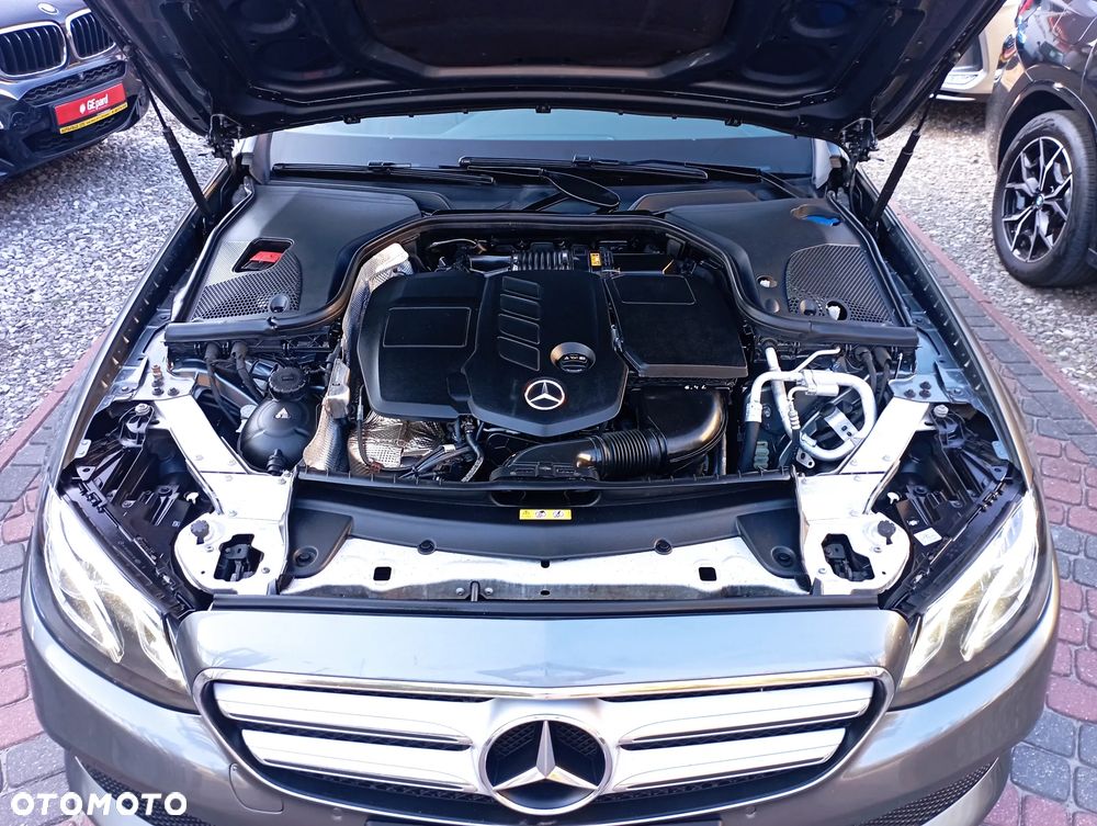 Mercedes-Benz Klasa E 220 d 9G-TRONIC - 35