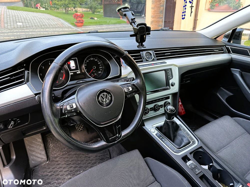 Volkswagen Passat 1.6 TDI BMT Comfortline - 8