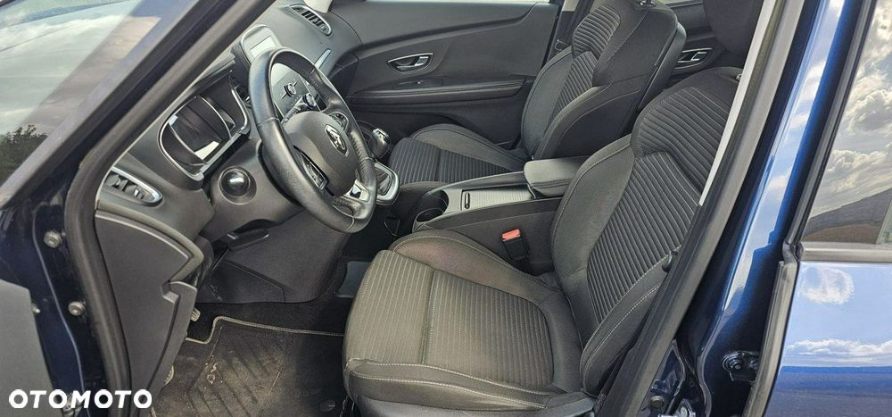Renault Grand Scenic - 27