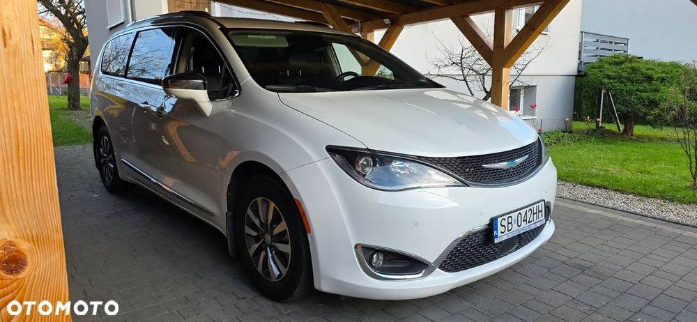 Chrysler Pacifica - 4