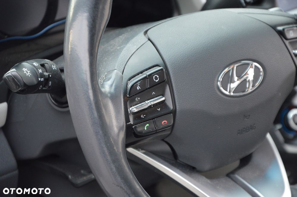 Hyundai IONIQ - 22
