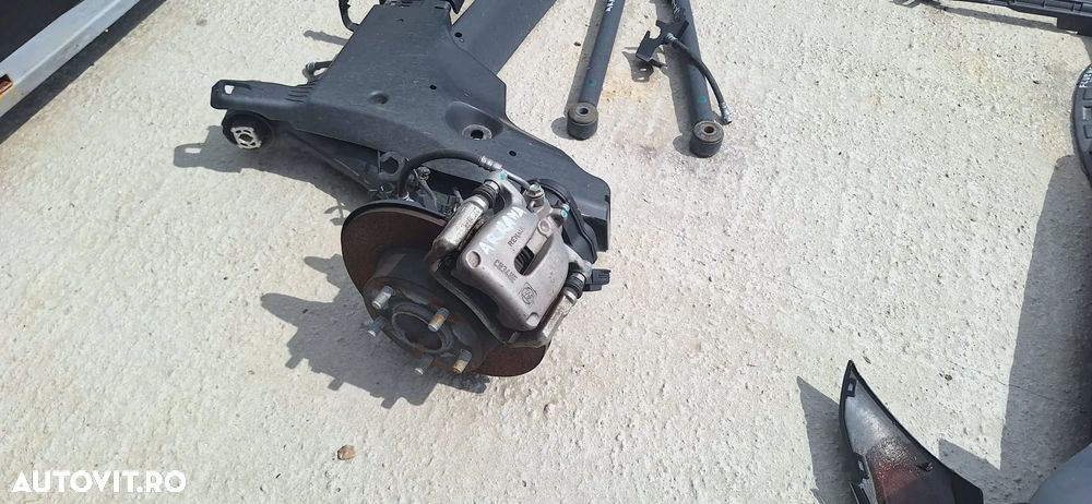 PUNTE SPATE RENAULT  ARKANA - 4