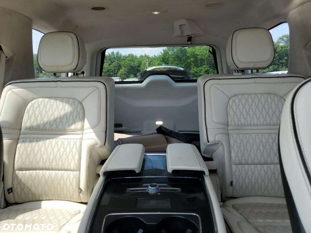 Lincoln Navigator - 11