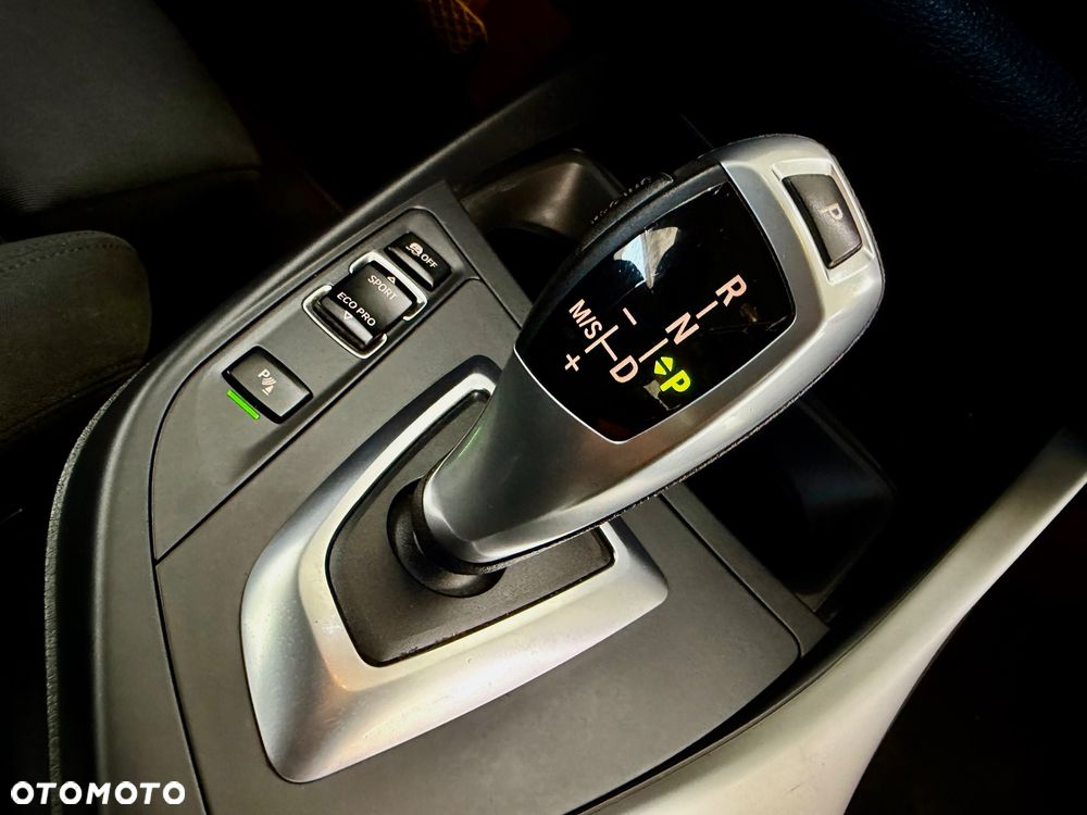 BMW Seria 1 116i - 24