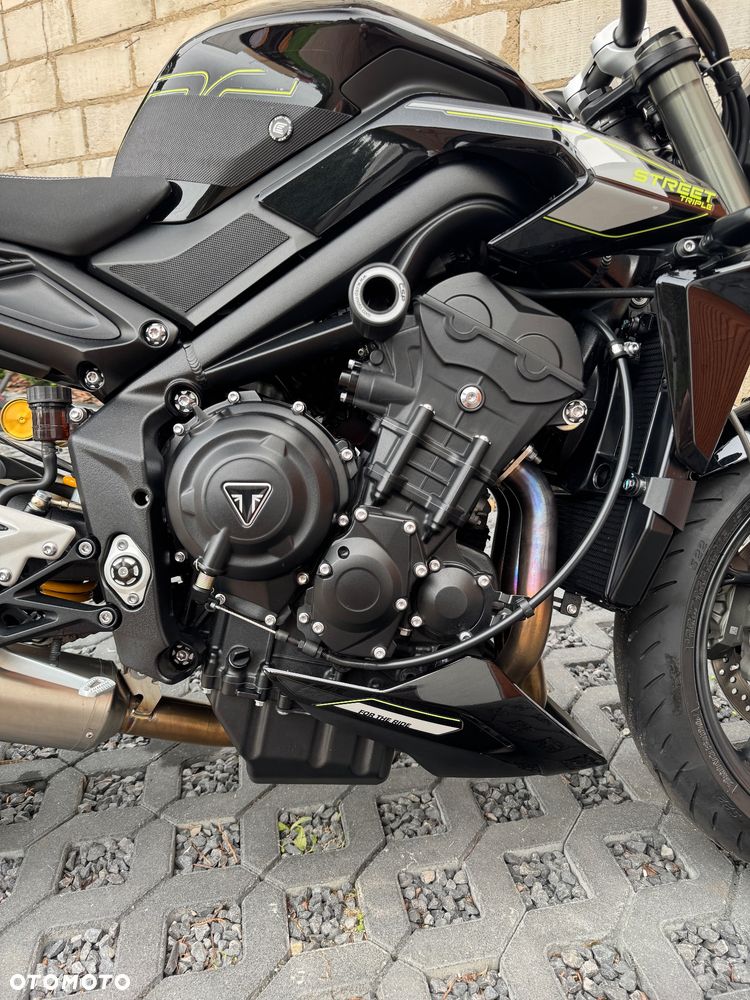 Triumph Street Triple - 33