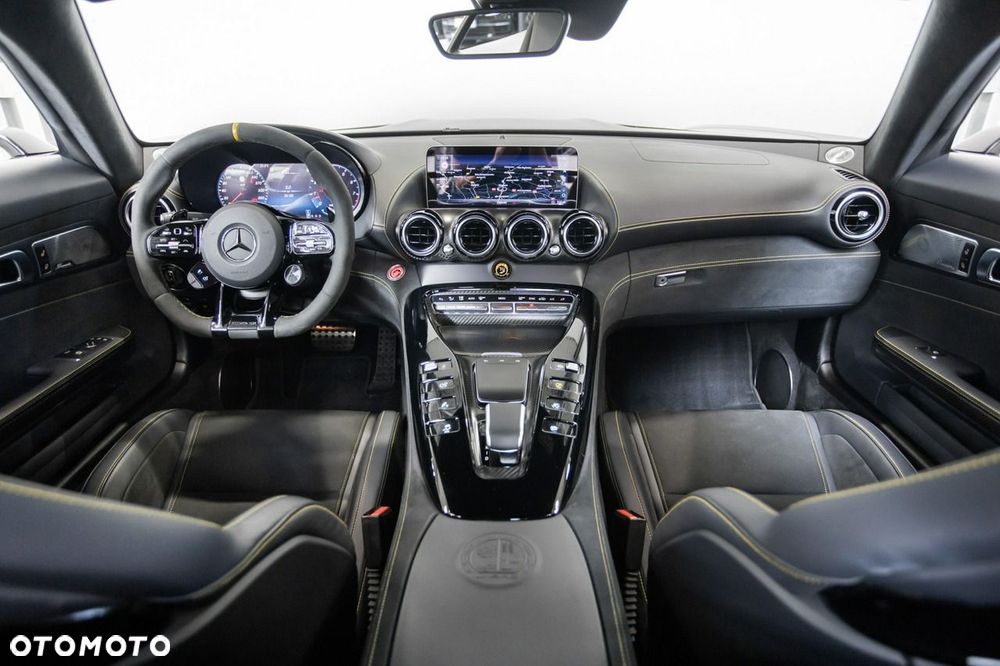 Mercedes-Benz AMG GT R - 24