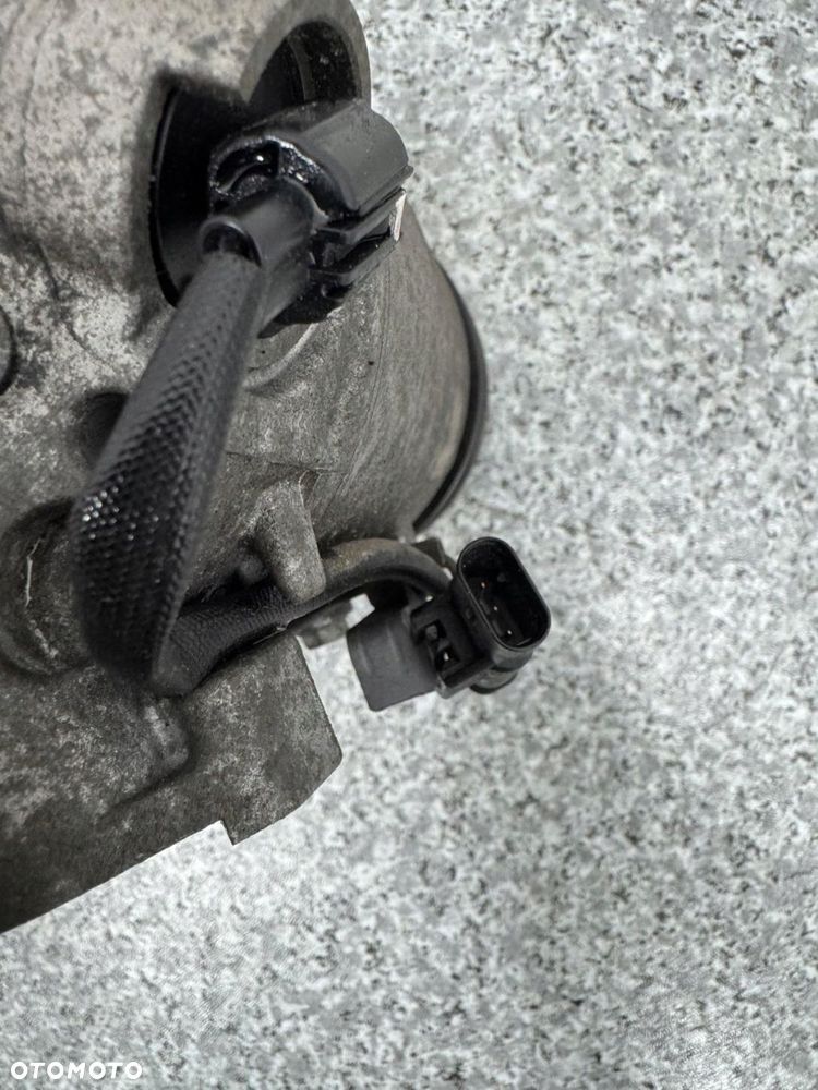 kompresor sprężarka klimatyzacji bmw x1 f48 2015-2018 2.0 d - 3