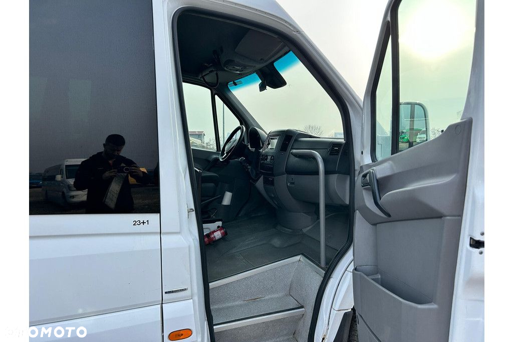 Mercedes-Benz Sprinter 519 - 12