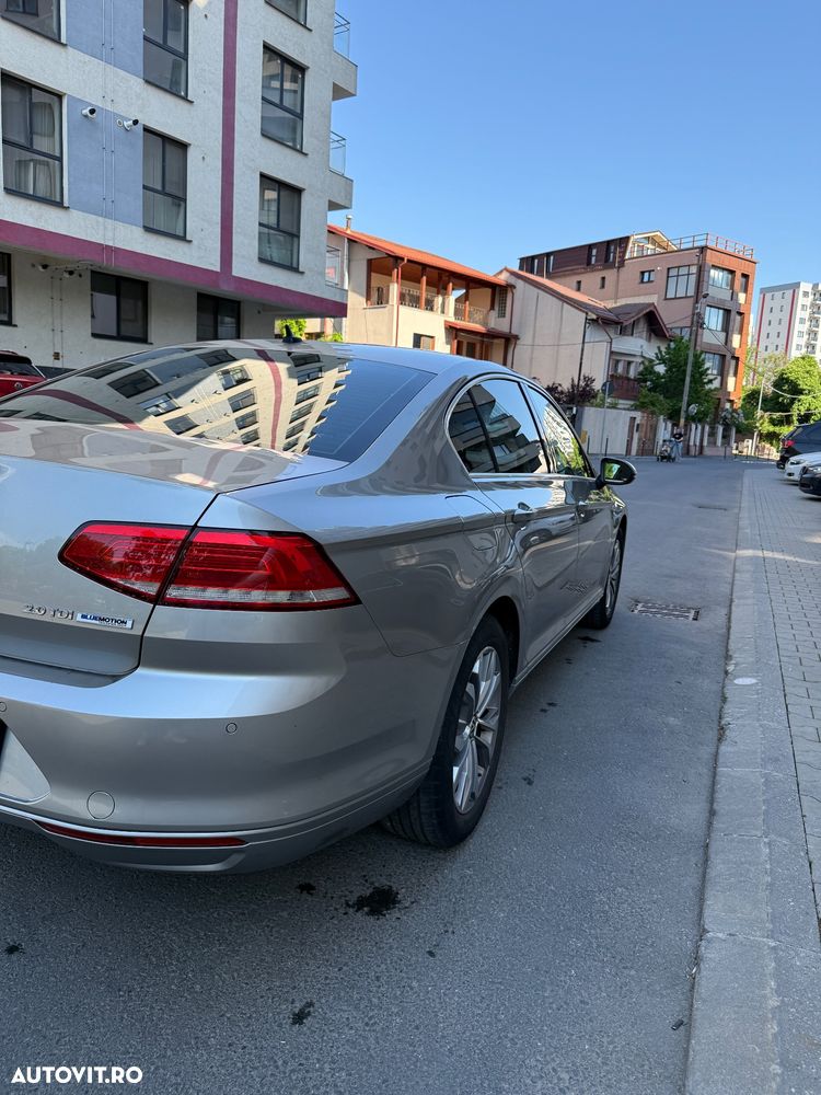Volkswagen Passat 2.0 TDI DSG Comfortline - 9