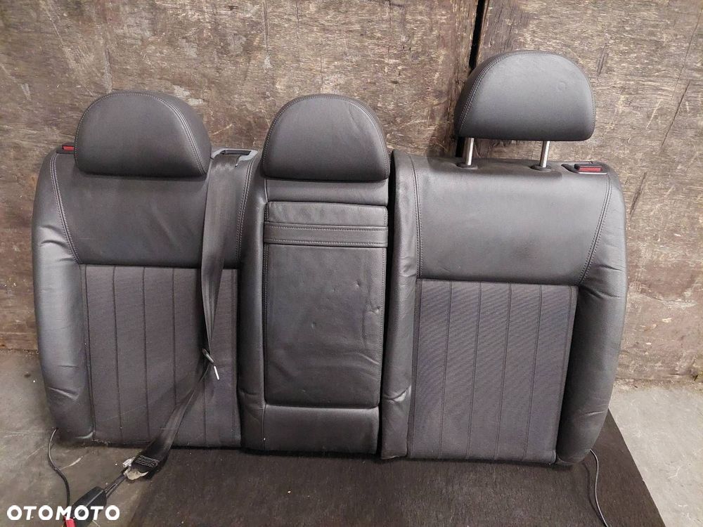 KANAPA OPARCIE FOTEL TYŁ SKODA SUPERB I - 2