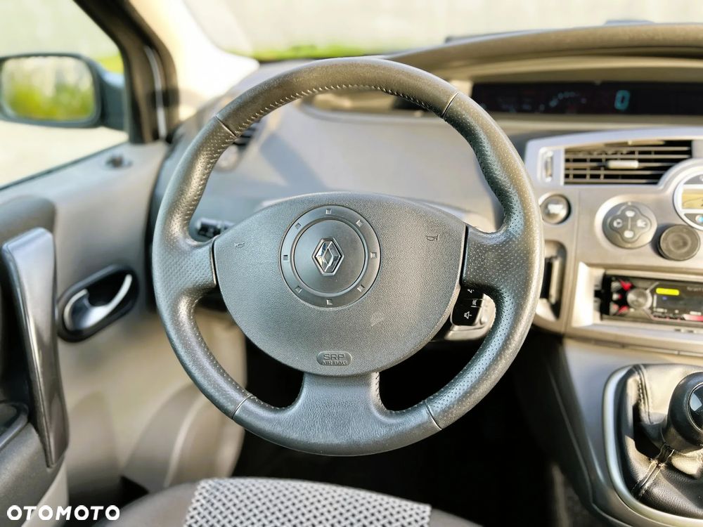 Renault Scenic - 16