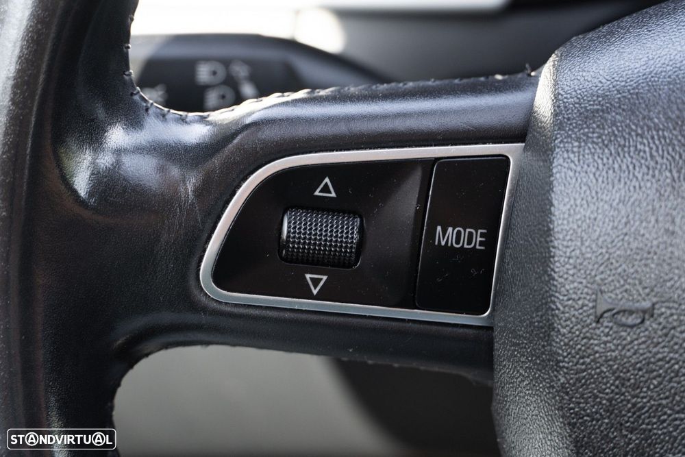 Audi A4 2.0 TDI Advance - 23