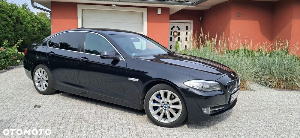 BMW Seria 5 528i Luxury Line - 3
