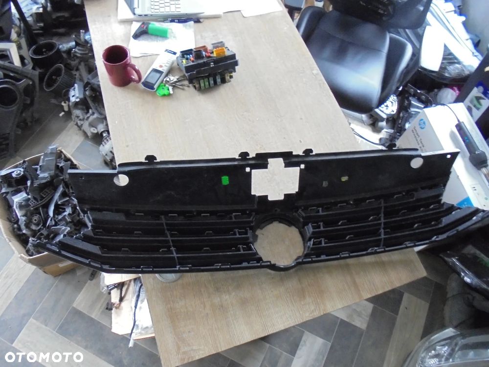 VOLKSWAGEN PASSAT B8 GRILL ATRAPA - 4