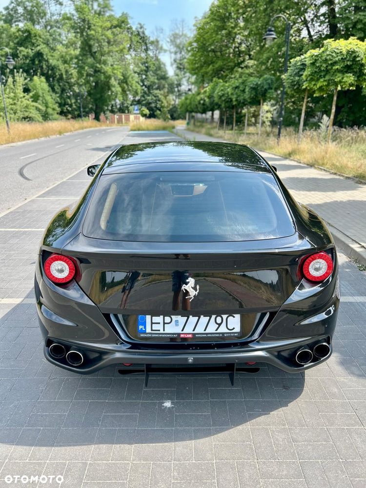 Ferrari FF - 19